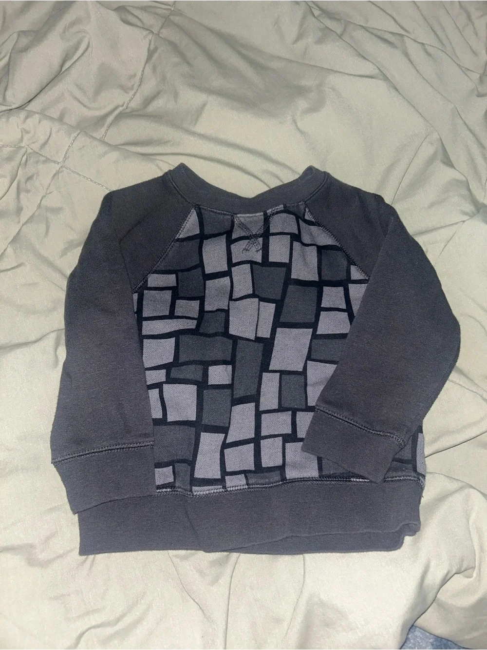 🌼2 for $5🌼 Cat & Jack Black and Gray Crewneck Sweater with Geometric Print